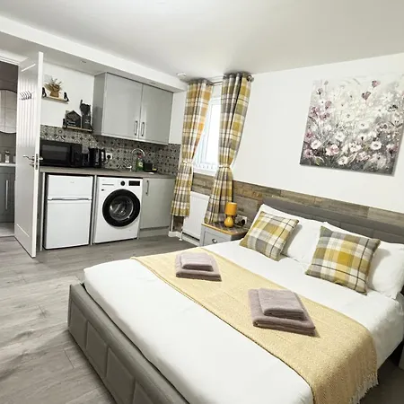 Gatwick Lodge Horley Extérieur photo